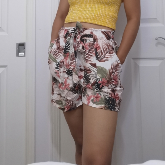 Floral belted high waisted short - Picture 5 of 5